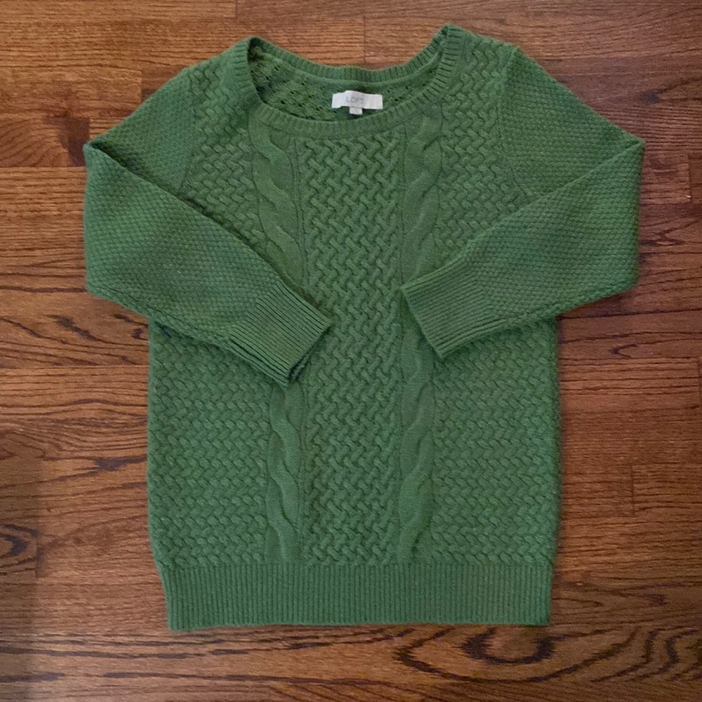 Loft Green Wool Cable Knit festive Sweater, size medium in like new condition